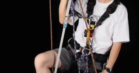 抓繩器分為上升和低角度輔助行進兩種方式